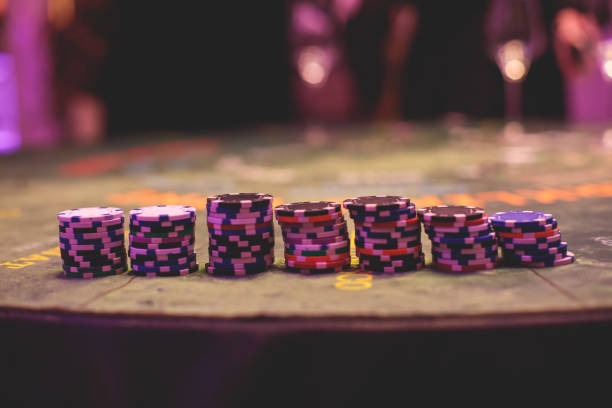 Book of Dead game symbols display showing Egyptian-themed icons and payline structure on ngamenjitu